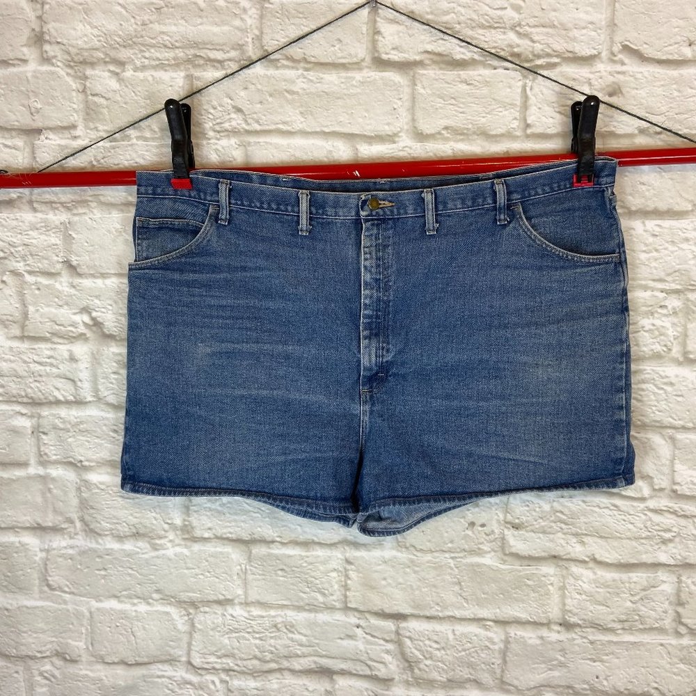 WRANGLER Shorts Womens Size 3XL 52 inch Waist Blue Denim Pockets